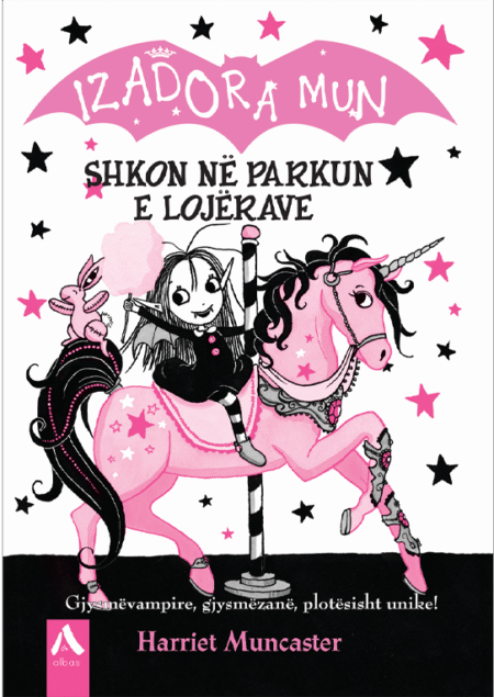 Izadora Mun Shkon Në Parkun e Lojërave