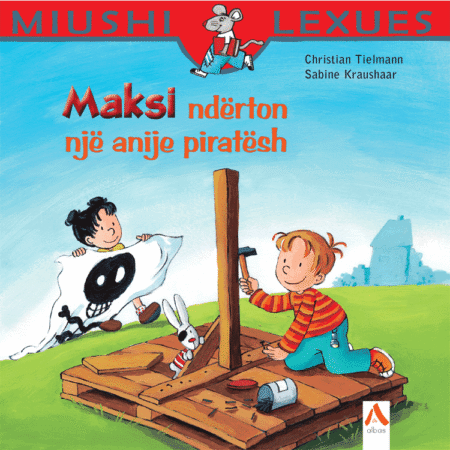 Maksi ndërton një anije piratësh